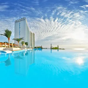 Отель International Casino & Tower